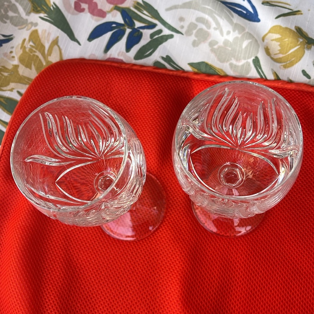 Set of two vintage discontinued Gorham Crystal wine glasses , goblets signed - Picture 2 of 3